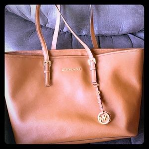 Michael Kors Jet Set Large Tote Bag